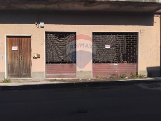 Immobile commerciale in Affitto a Santa Venerina, 850€, 151 m²