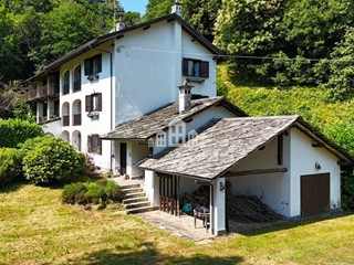 Casa Indipendente in Vendita a Valchiusa, 329'000€, 200 m²