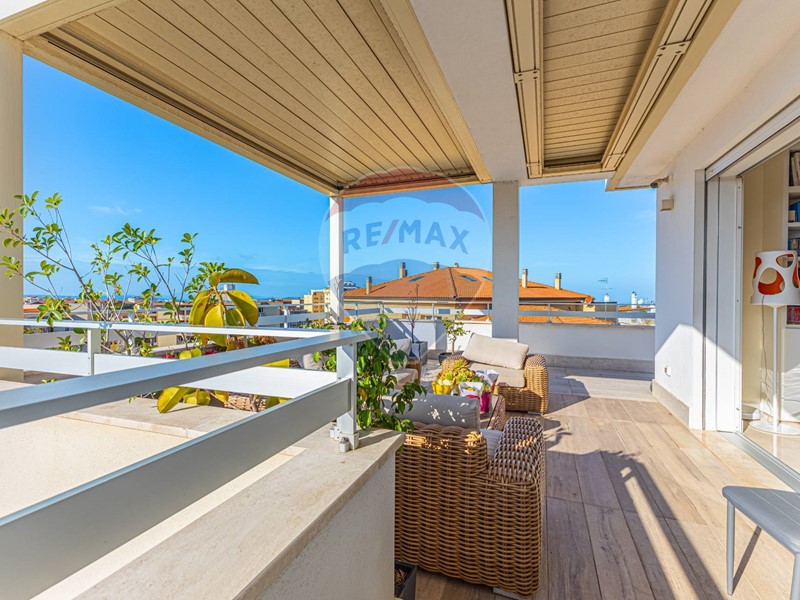 Attico in Vendita a Sassari, 750'000€, 294 m²