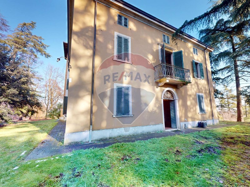 Villa in Vendita a Sala Baganza, 550'000€, 629 m²