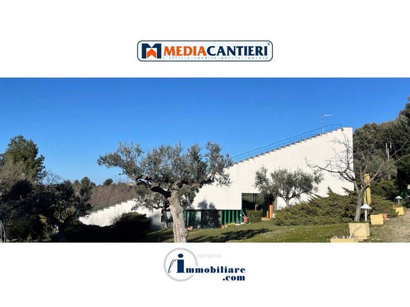 Villa in Vendita a Pescara, 710'000&euro;, 361 m²