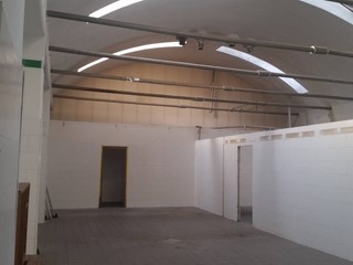 Attività commerciale in Vendita a Ponsacco, 156'000€, 300 m²