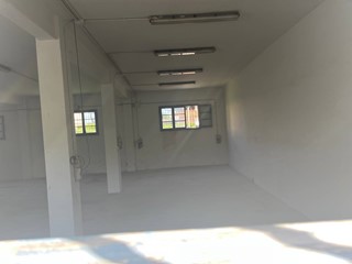 Attività commerciale in Affitto a Vicopisano, 600€, 200 m²