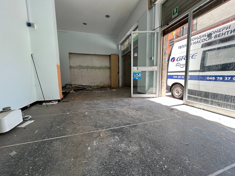 Immobile commerciale in Vendita a Genova, 25'000€, 51 m²