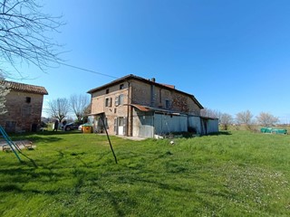 Rustico in Vendita a Castelfranco Emilia, 200'000€, 262 m²