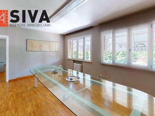 Ufficio in Affitto a Ravenna, 2'000€, 184 m²