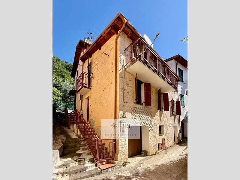 Casa Indipendente in Vendita a Pornassio, 29'000€, 70 m²