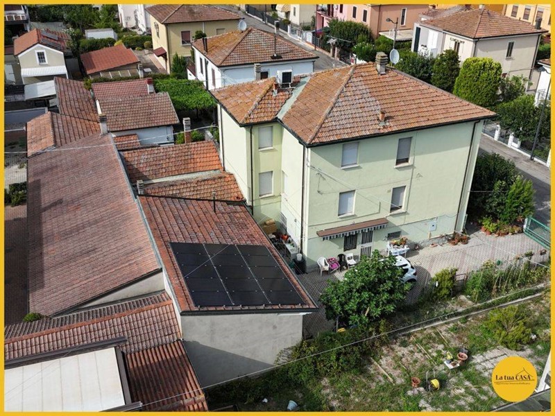 Villetta a schiera in Vendita a Molinella, 200'000€, 151 m²