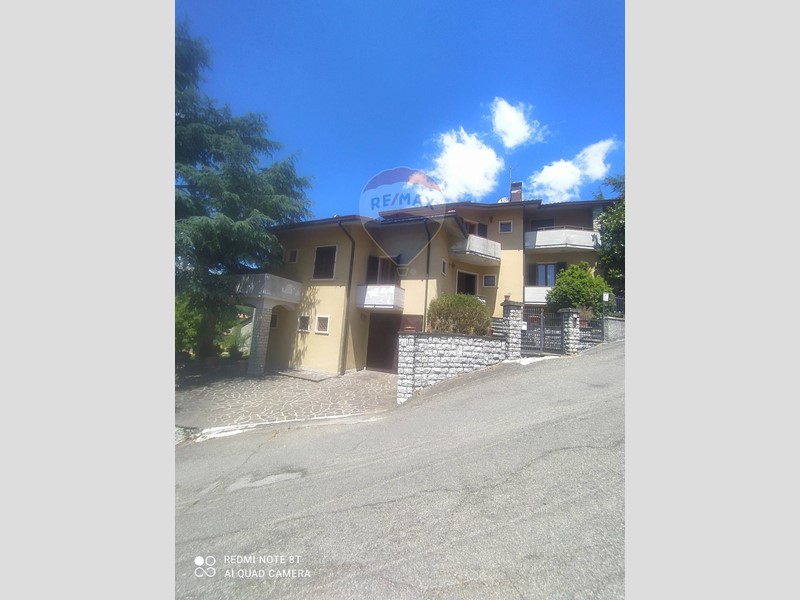 Villa in Vendita a Pieve Santo Stefano, 219'000€, 318 m²