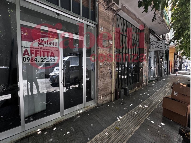 Magazzino in Affitto a Cosenza, 500&euro;, 19 m²