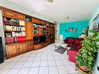 Quadrilocale in Vendita a Pagani, 155'000&euro;, 149 m², con Box