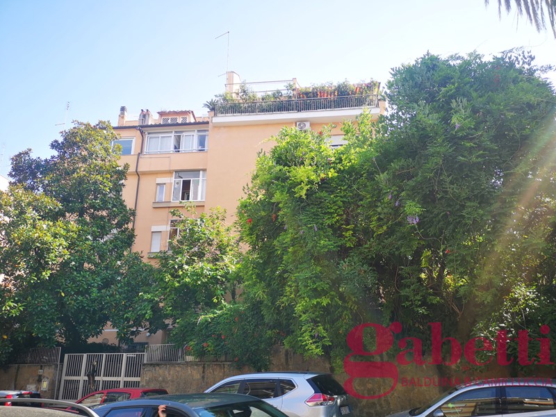 Quadrilocale in Affitto a Roma, 2'000€, 130 m²