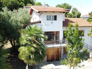 Casa Indipendente in Vendita a Verzuolo, 155'000€, 248 m²