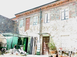 Casa Indipendente in Vendita a Capannori, 109'000€, 201 m²