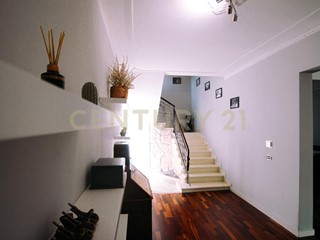 Casa Indipendente in Vendita a Cerea, 240'000€, 238 m², con Box