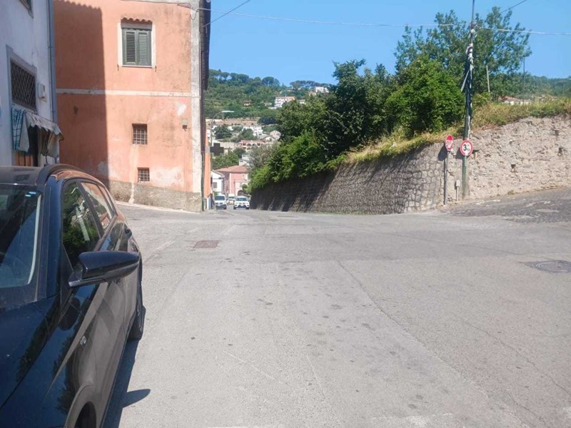 Immobile commerciale in Vendita a Cava de' Tirreni, 60'000€, 30 m²