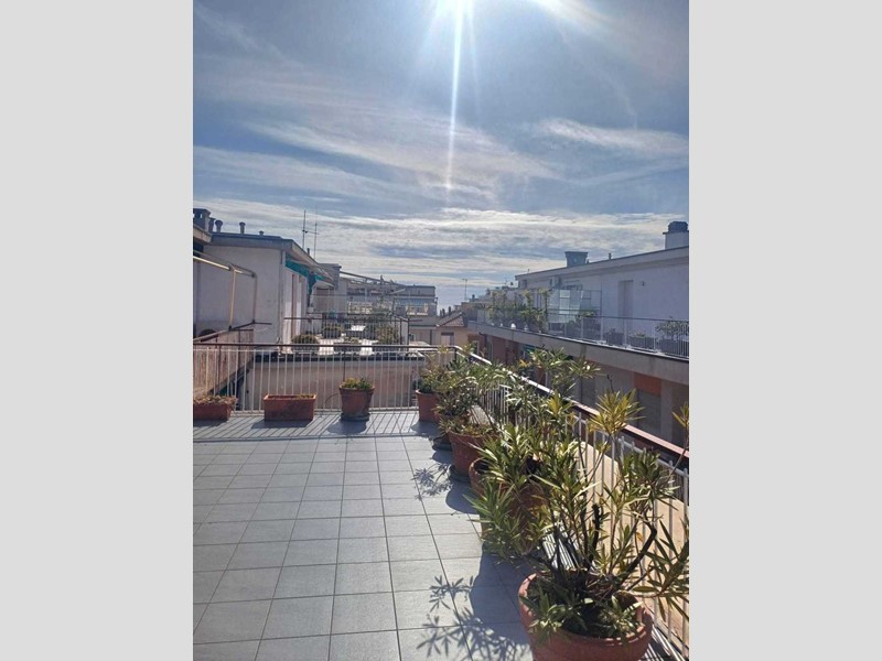 Trilocale in Affitto a Alassio, 2'800€, 68 m², arredato