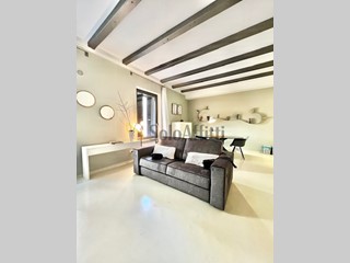 Bilocale in Affitto a Bari, zona Murat, 1'200€, 65 m², arredato