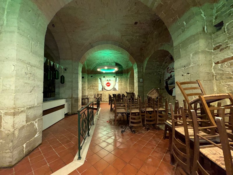 Immobile commerciale in Affitto a Ruvo di Puglia, 1'200€, 450 m²