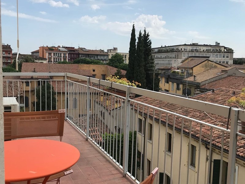 Quadrilocale in Affitto a Verona, zona Centro, 1'100€, 90 m², arredato
