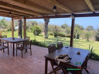 Villa in Vendita a Ragusa, 280'000&euro;, 4146 m²