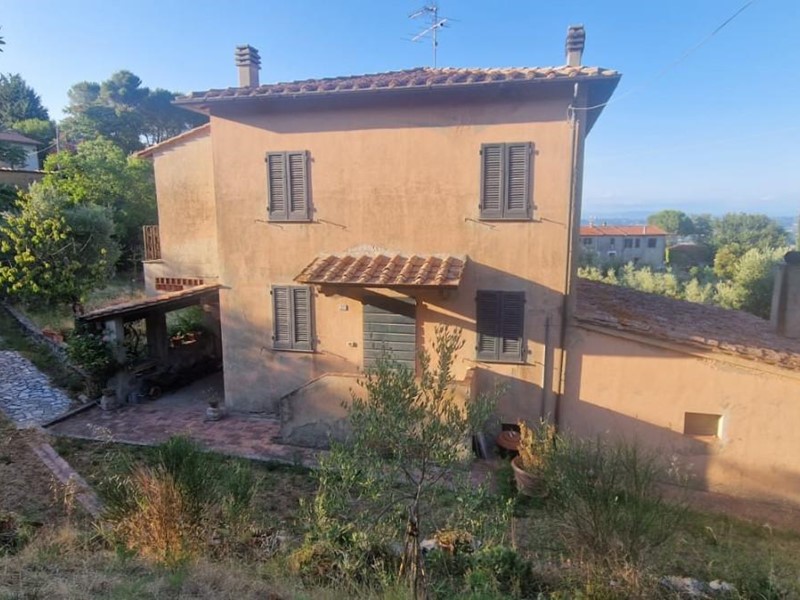 Casa Indipendente in Vendita a Casciana Terme Lari, zona Casciana Terme, 370'000€, 250 m²