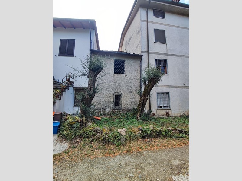 Casa Indipendente in Vendita a Montignoso, zona Capanne, 50'000€, 90 m²