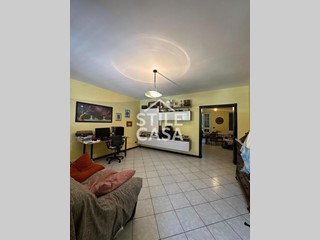 Casa Indipendente in Vendita a Monsummano Terme, 222'000€, 180 m²