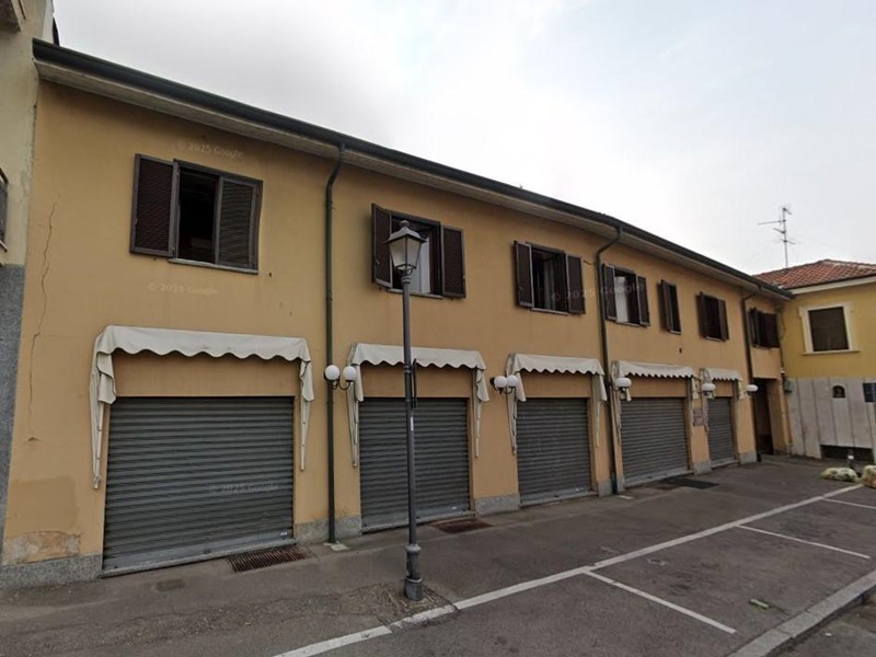 Negozio in Vendita a Bovisio Masciago, 116'732€, 207 m²