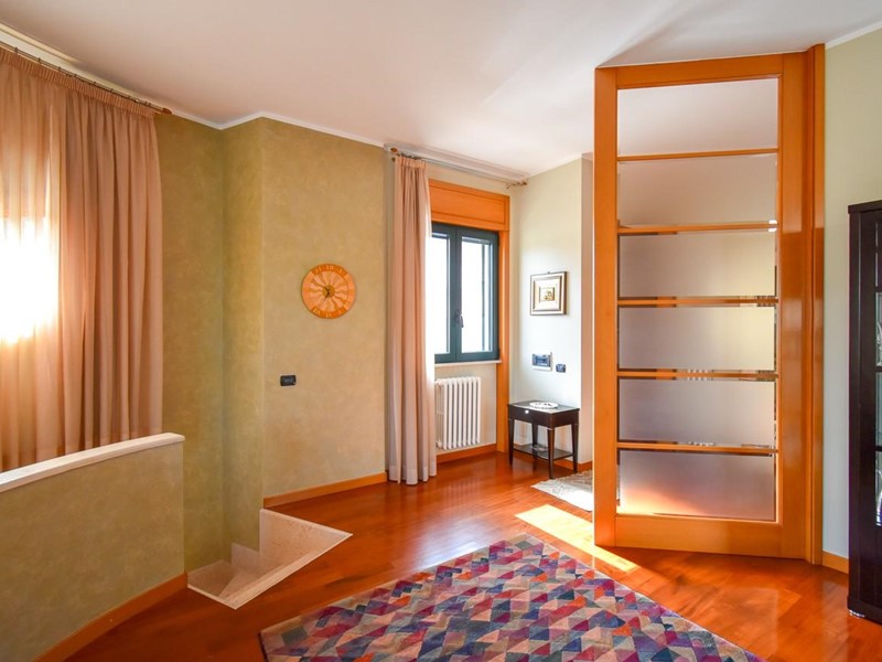 Casa Indipendente in Vendita a Trepuzzi, 255'000€, 223 m², con Box