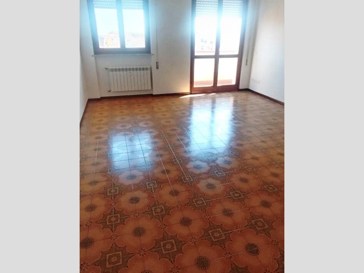 Quadrilocale in Vendita a Carrara, zona Marina di Carrara, 215'000€, 98 m², con Box