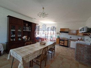 Villa in Vendita a Assoro, 55'000€, 70 m²