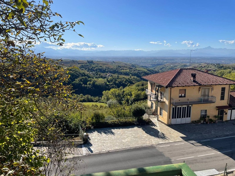 Villa in Vendita a Belvedere Langhe, 95'000€, 360 m²