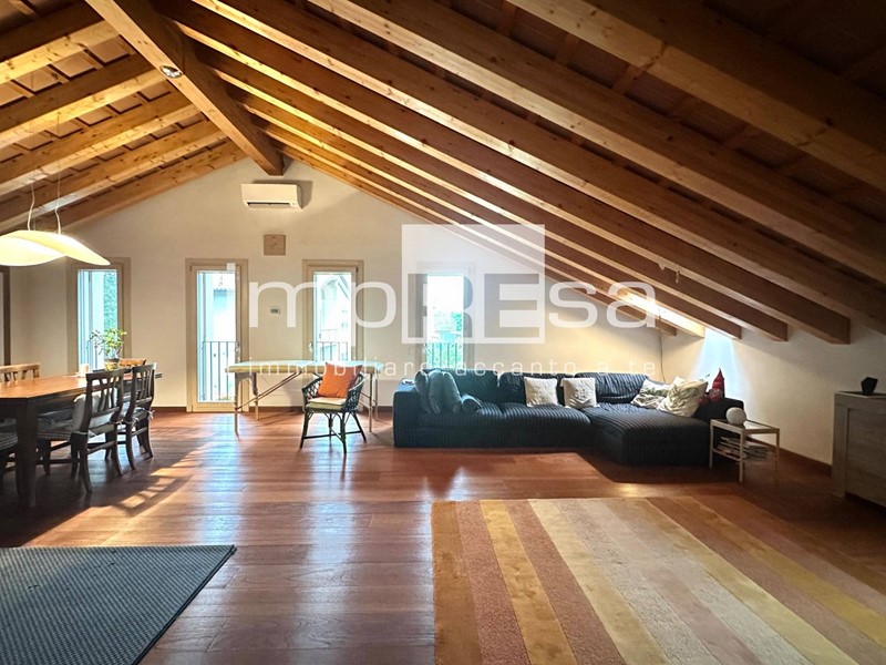 Casa Semi Indipendente in Vendita a Villorba, 320'000€, 177 m²