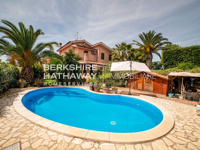 Villetta a schiera in Vendita a Roma, 590'000&euro;, 120 m²