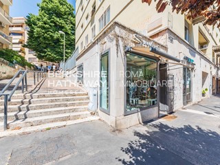 Immobile commerciale in Vendita a Roma, 390'000€, 80 m²