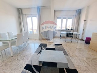 Quadrilocale in Vendita a Pavia, 360'000€, 139 m²