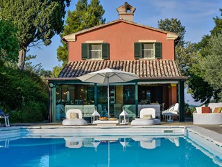 Villa in Vendita a Pesaro, 2'000'000&euro;, 550 m², con Box