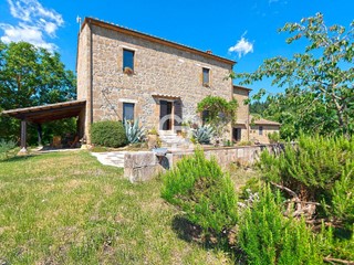 Villa in Vendita a Pitigliano, 790'000€, 283 m²