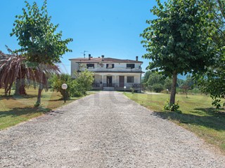 Casa Indipendente in Vendita a Pontecorvo, 249'000€, 516 m²