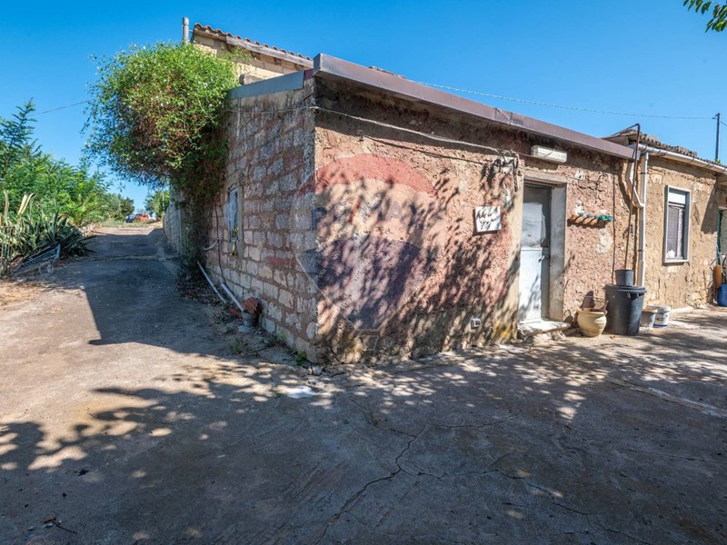 Casa Indipendente in Vendita a Caltagirone, 150'000€, 140 m²