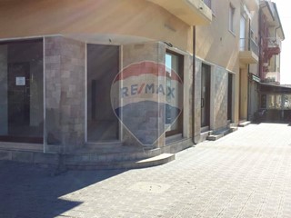 Negozio in Vendita a Camaiore, 410'000&euro;, 136 m²