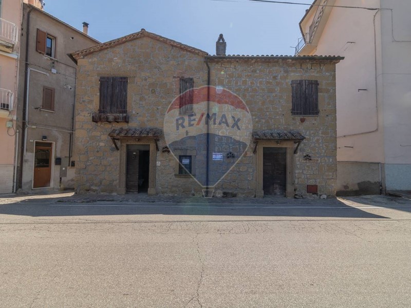 Casa Indipendente in Vendita a Farnese, 55'000€, 96 m²