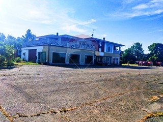 Casa Indipendente in Vendita a Ghislarengo, 580'000€, 1035 m²