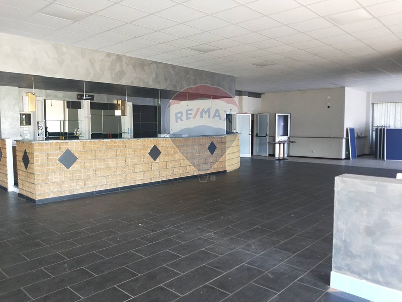 Immobile commerciale in Vendita a Ghislarengo, 580'000€, 1035 m²