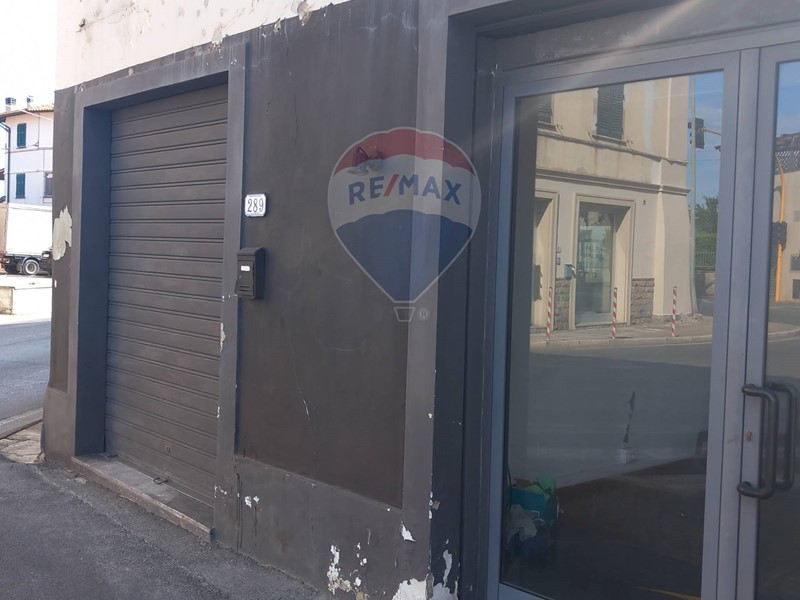 Negozio in Vendita a Empoli, 75'000€, 115 m²