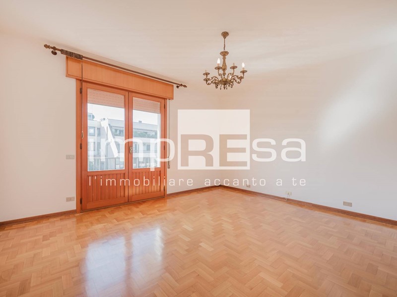Casa Semi Indipendente in Vendita a Paese, 360'000€, 170 m²
