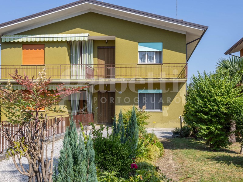 Villa bifamiliare in Vendita a Concordia Sagittaria, 145'000€, 155 m²