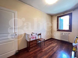 Villa bifamiliare in Vendita a Correzzola, 184'000€, 165 m²