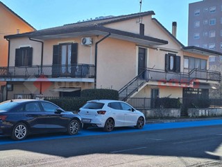 Casa Indipendente in Vendita a Frosinone, 160'000€, 110 m²
